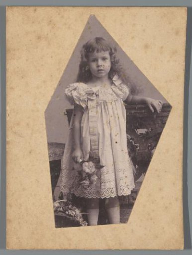 Daughter of Emilie van den Berg and Piet Onnen