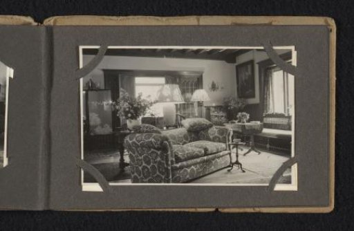 Bench in a sitting room in the country house De Wilde Zwanen at Laren