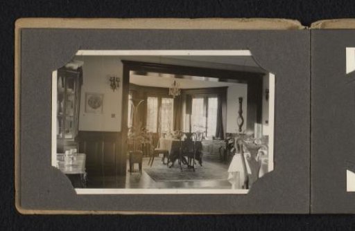 Interior of the country house De Wilde Zwanen in Laren, with a view of the dining room