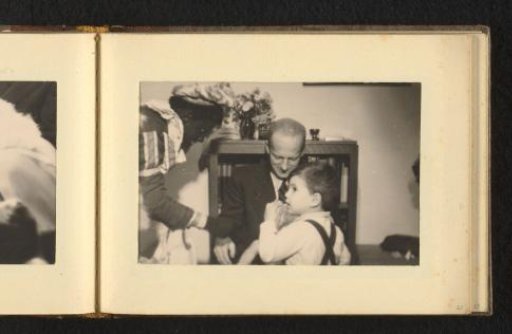 Young child and man with Piet