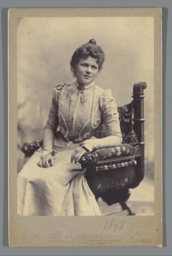 Portrait of Caroline L. van den Berg-Van den Berg (Line)
