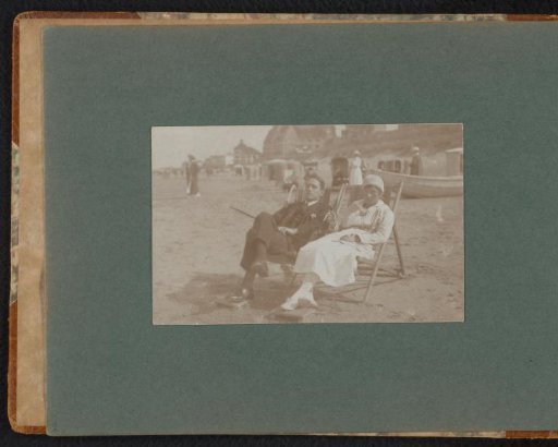 Carolina Onnen and Frank Furnée on the beach of Noordwijk