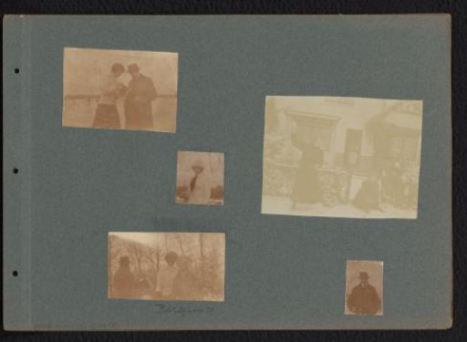 Friends of Loentje Onnen in winter on the Bergweg in Hilversum, with a camera in the top left, right during a snowball fight
