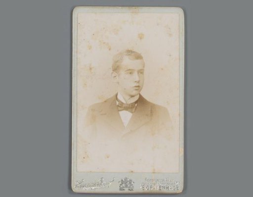 Portrait of an unknown boy, possibly a member of the Onnen-van den Berg family