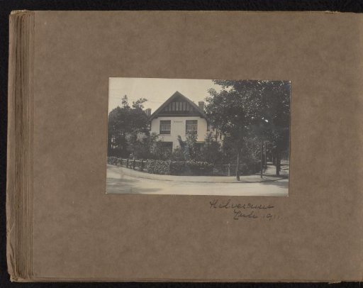 Villa Sparrenhoek at Kroonlaan 1 in Hilversum