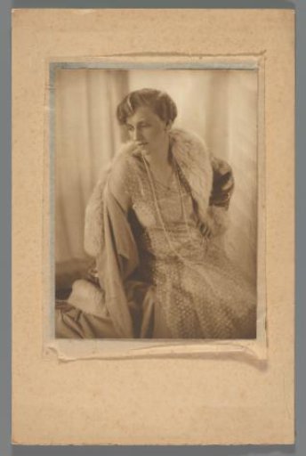 Studio portrait of a woman from the vicinity of the Onnen-Van den Berg family