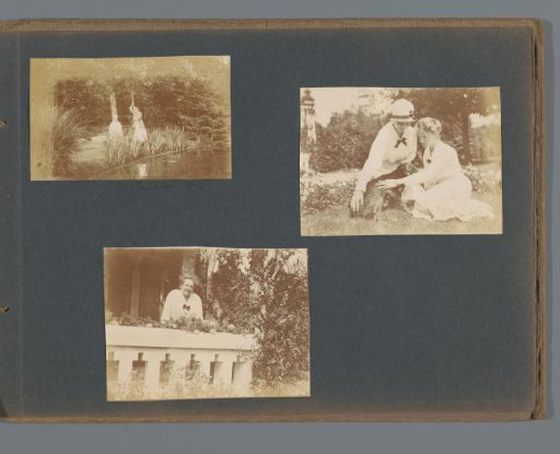 Loentje Onnen with a friend, an older woman and a dog in a garden or park