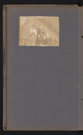 Group of friends of Loentje Onnen