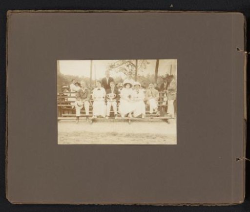 Group Portrait of Arthur Diemer Kool, Loes Everts, Dolly Blom, and Others at the Dutch Tennis Championships in Hilversum, 1912