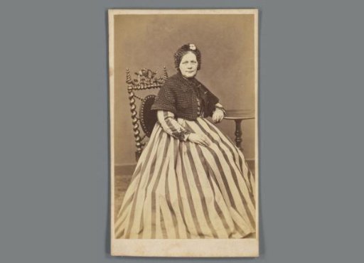 Portrait of an unknown woman from the family and circle of Eugene van Delden and Belle van Delden-Denninghof Stelling