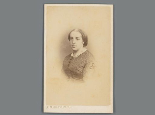 Portrait of an unknown woman from the family and circle of Eugene van Delden and Belle van Delden-Denninghof Stelling