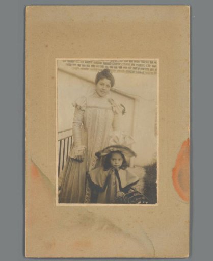 Portrait of an unknown woman with a child from the family and circle of Eugene van Delden and Belle van Delden-Denninghof Stelling