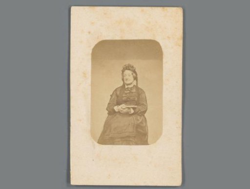 Portrait of an unknown elderly woman from the family and circle of Eugene van Delden and Belle van Delden-Denninghof Stelling
