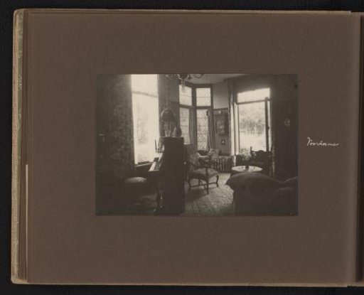 Interior of the front room of Plantsoen 9B in Leiden