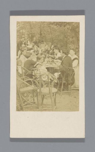 Company Dining Outdoors