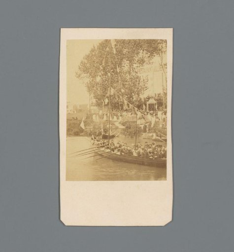 Company in a Festive Boat, Joinville