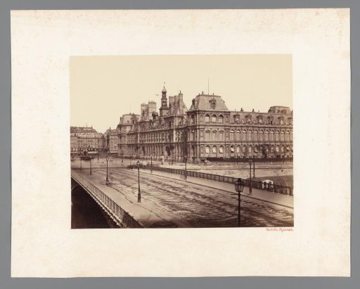 View of the Hôtel de Ville in Paris