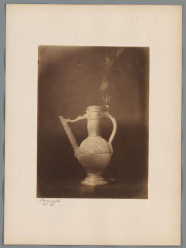 Earthenware vase with spout from the collection of W. de Weckherlin