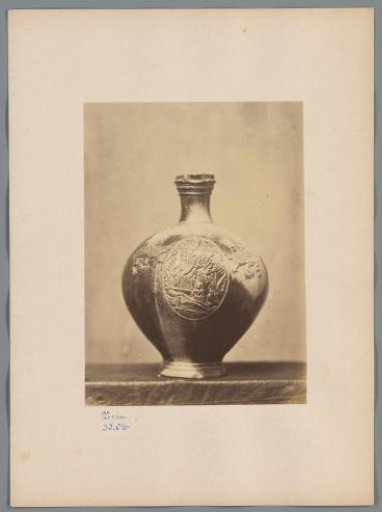 Earthenware vase from the collection of W. de Weckherlin