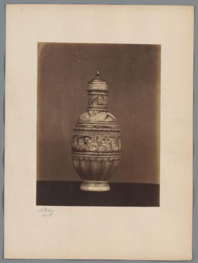 Earthenware vase from the collection of W. de Weckherlin