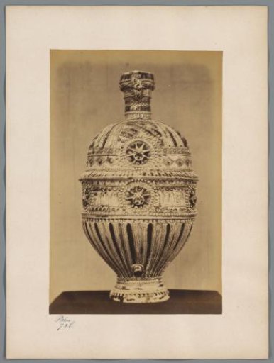 Earthenware vase from the collection of W. de Weckherlin