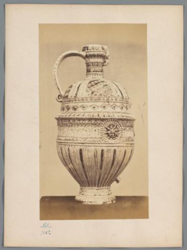 Earthenware vase from the collection of W. de Weckherlin