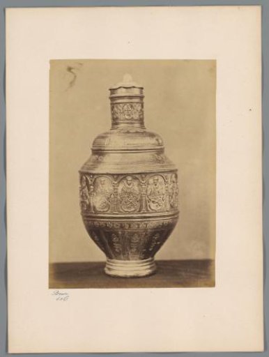 Earthenware vase from the collection of W. de Weckherlin