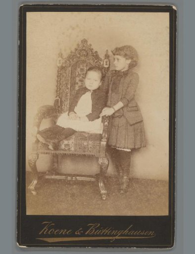 Portrait of Cornelia Theodora Josephina van Haren Noman and Isabella Heijligers on and beside a chair