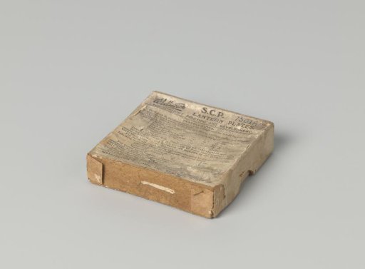 Box for glass plates by Wellington & Ward
