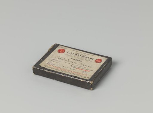 Box for autochromes of Lumière