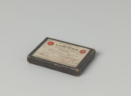 Box for autochromes of Lumière