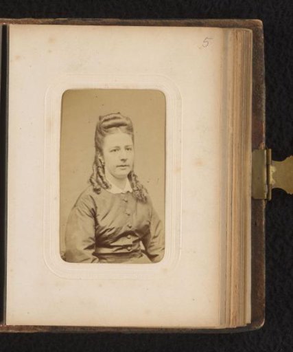 Portrait of Guurtje van Leijden
