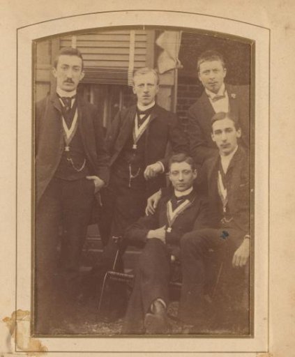 Group photo of students, including François Buys (left)