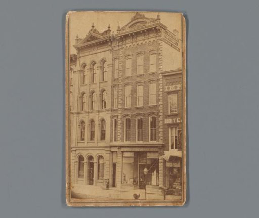 Advertisement for confectionery by S. J. Mathews with view of the shop in New York