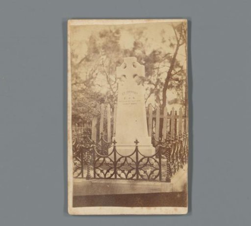 View of a tombstone manufactured by Marsh, Grout & Co.