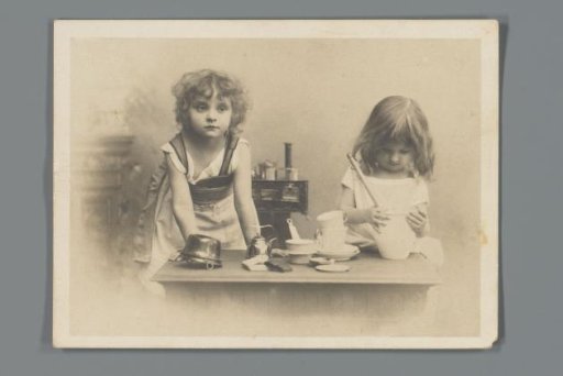 Two girls at a counter, advertisement for breakfast cereals of The Malted Cereals Company