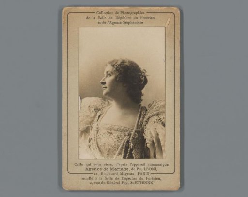 Portrait of an unknown woman, advertisement for the advertising agency of Auguste Chavarot in Saint-Étienne