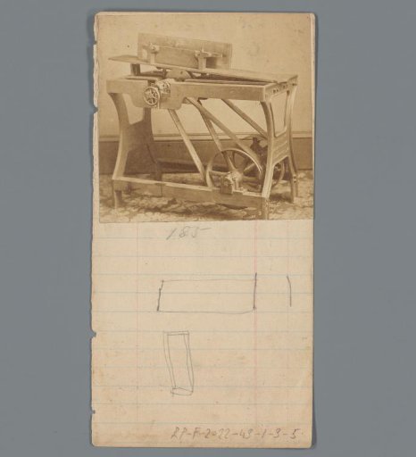 Hand-operated panel sewing machine, produced by F.D. Green