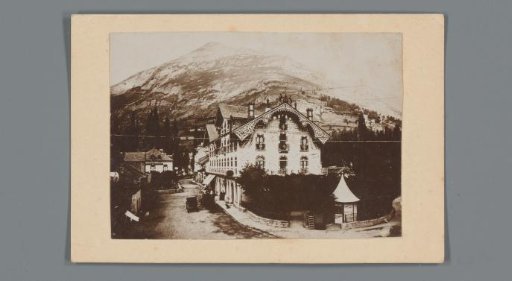 Advertisement with a view of the Grand Hotel de l'Univers in Luz-Saint-Sauveur