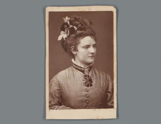 Portrait of Teresa Furtado, advertisement for piano dealer Francis Hodges in Clifton