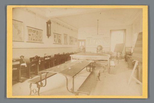 Advertisement with a view of a classroom at the private school Montague House in Folkestone