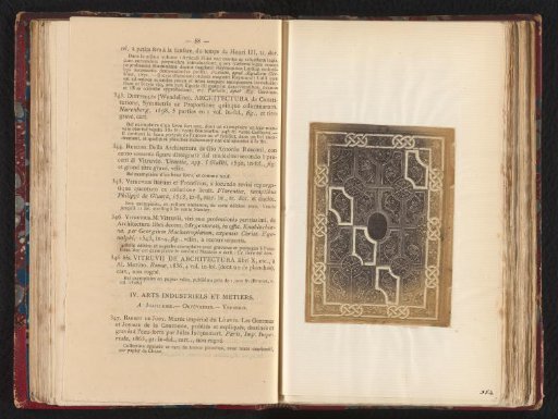 Photographic reproduction of the book cover of Libro di Segreti et di Famiglia by Lorenzo de Medici from the sixteenth century