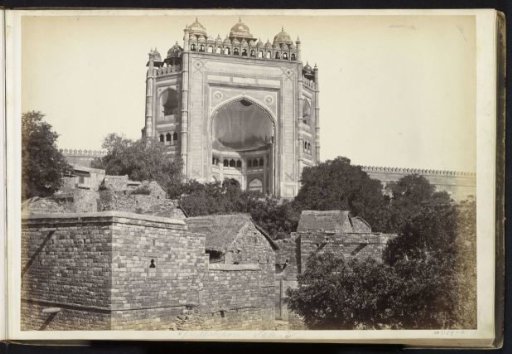 Exterior of the Buland Darwaza portal of the palace at Fatehpur Sikri, Uttar Pradesh, India