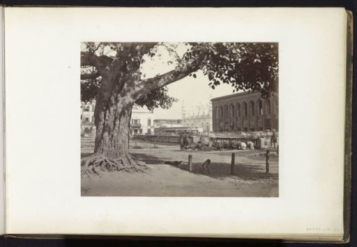 Street view with the Tipu Sultan Shahi Mosque and the Imperial Hotel, Kolkata, West Bengal, India