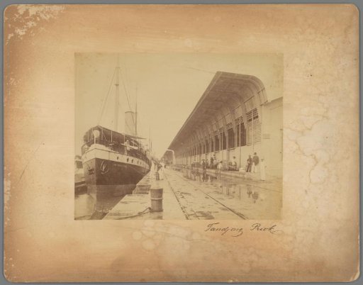 Steamship S.S. Swaerdecroon in the harbor of Tanjung Priok