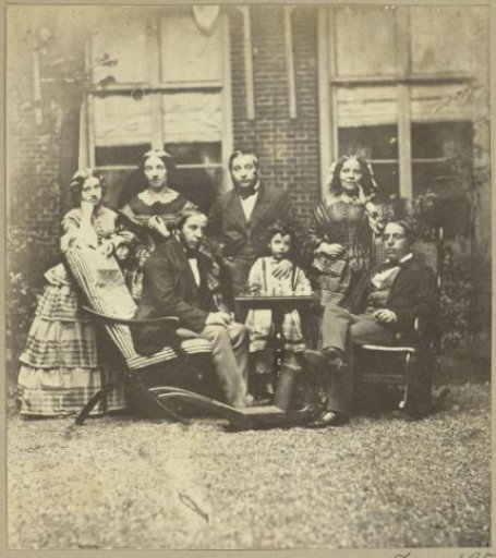 Group Portrait of Members of the Asser and Oppenheim Families in a Garden