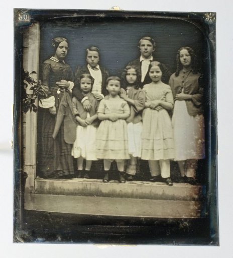 Group portrait of members of the Asser family and acquaintances