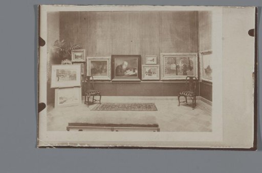 Furnishing of an art gallery with paintings