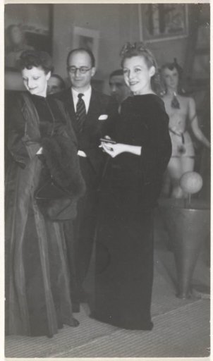 Visitors at the opening of the Surrealism exhibition Galerie Robert, Amsterdam 1938
