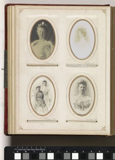Portrait of Queen Wilhelmina and Queen-mother Emma